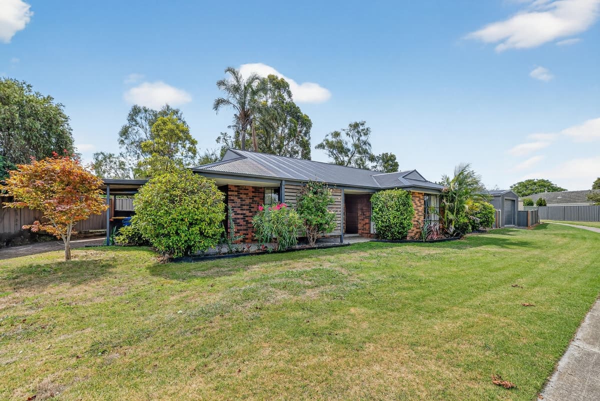 25 Helen Crescent, Sale, Sale - Image 1