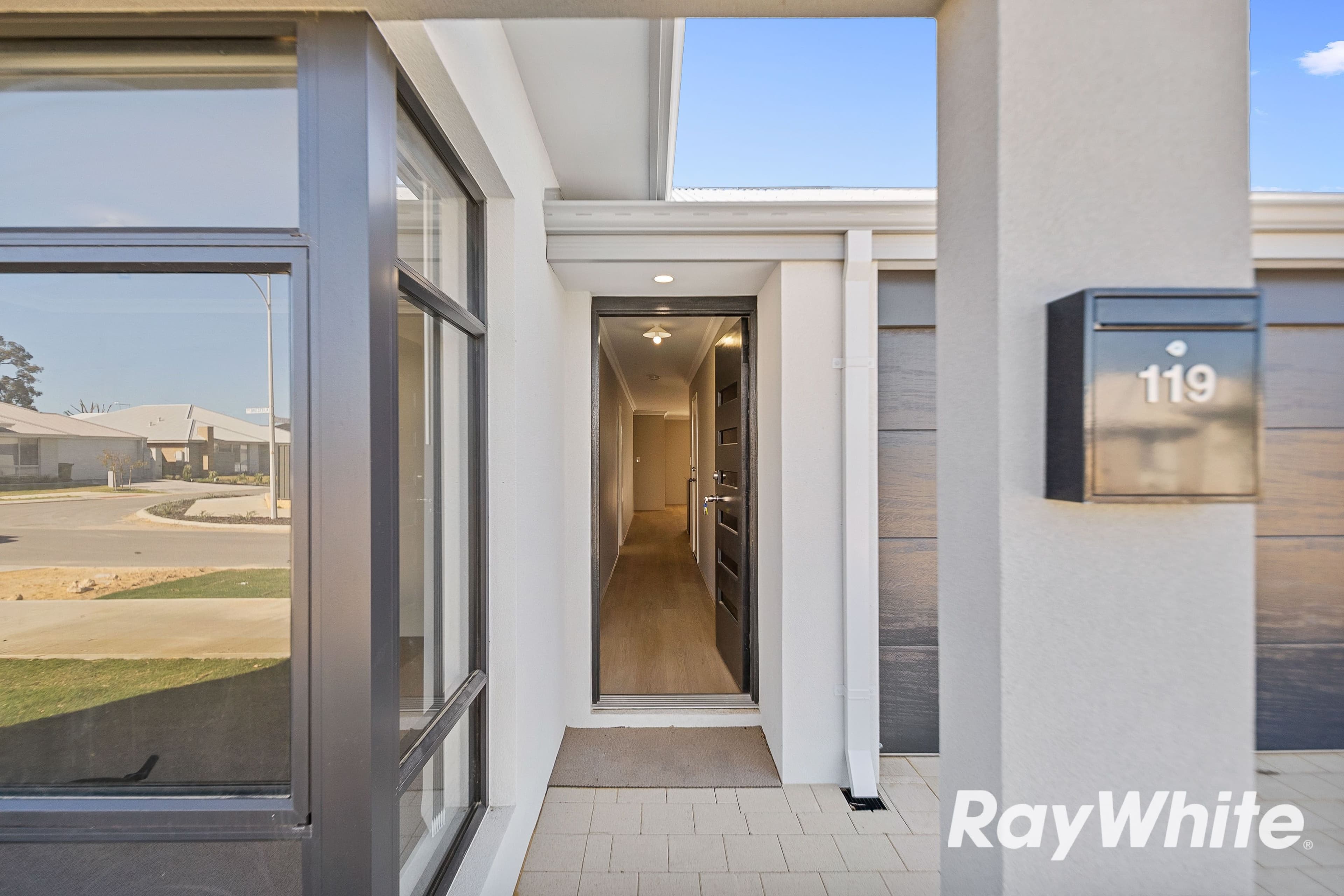 119 Alverstone Boulevard, Lakelands WA 6180, Lakelands - Thumbnail 2