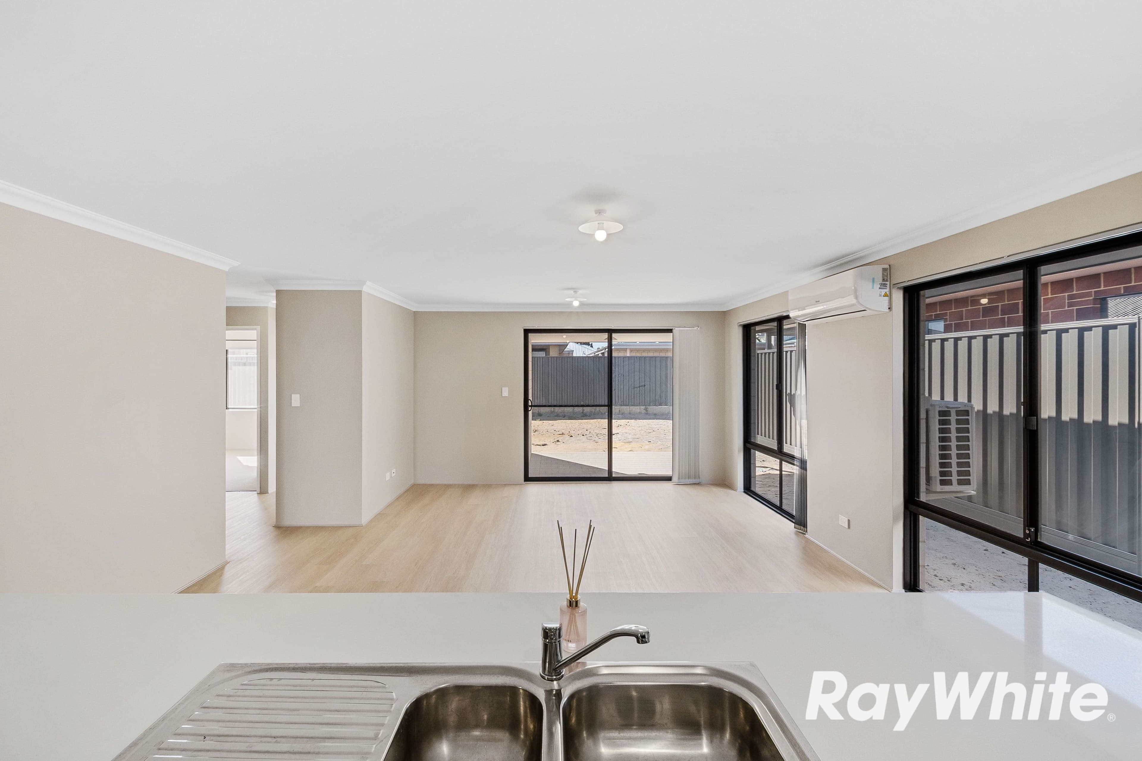 119 Alverstone Boulevard, Lakelands WA 6180, Lakelands - Thumbnail 5