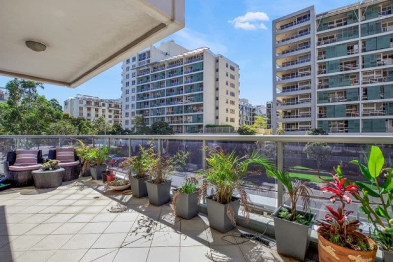 304/6 Lachlan Street, Waterloo, Waterloo - Image 1