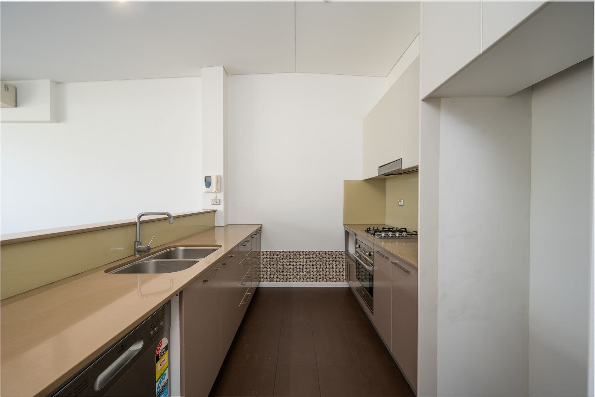 30/27 Wyndham Street, Alexandria, Alexandria - Thumbnail 4