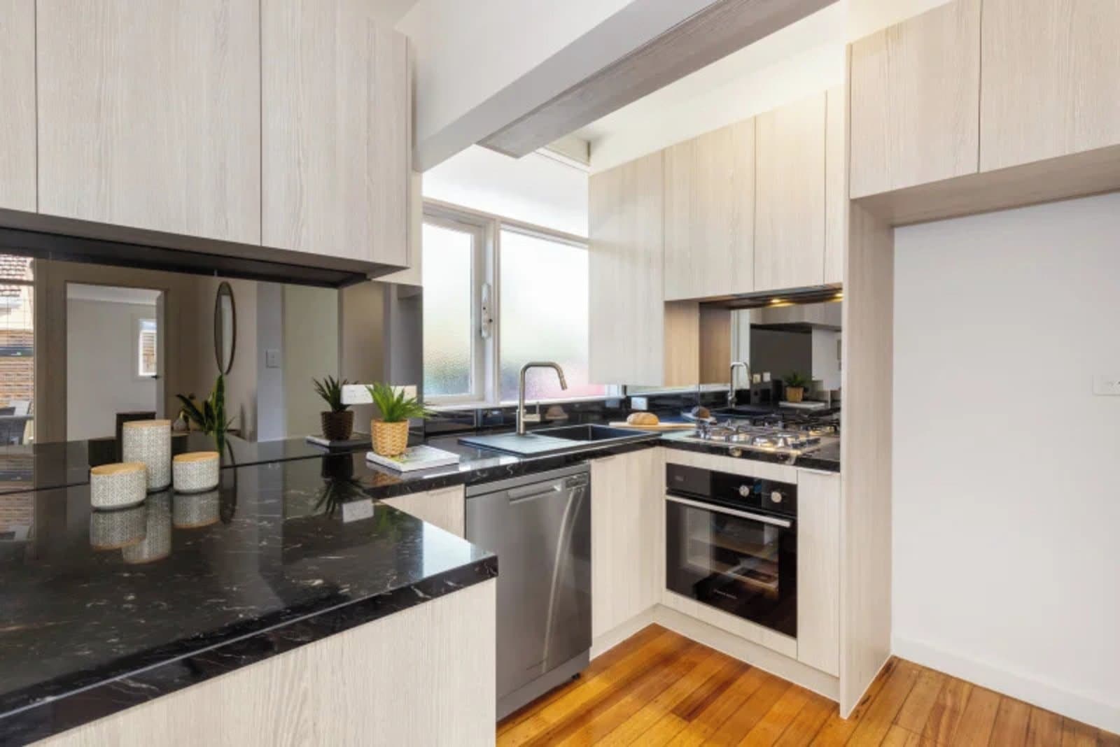 2/282 Barkly Street, Elwood, Elwood - Thumbnail 3