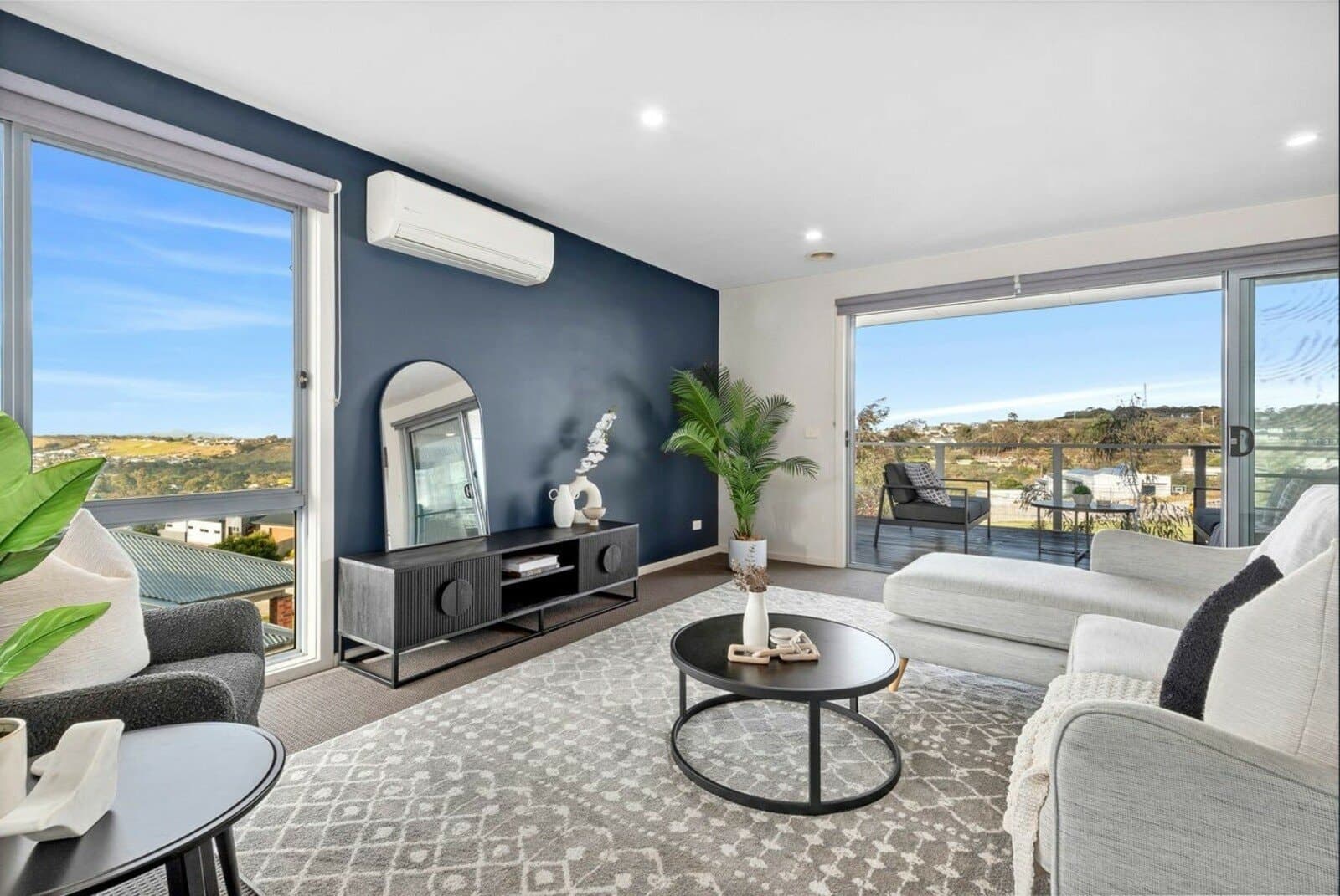63 Stoneleigh Crescent, HIGHTON, Highton - Thumbnail 3