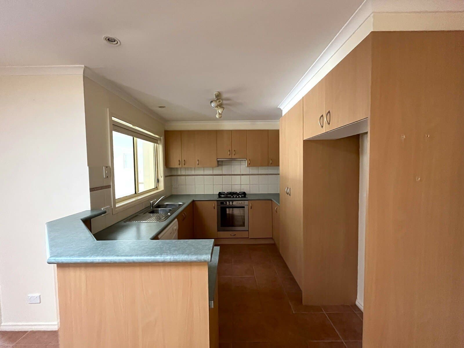 61 Rebecca Drive, LEOPOLD, Leopold - Thumbnail 3