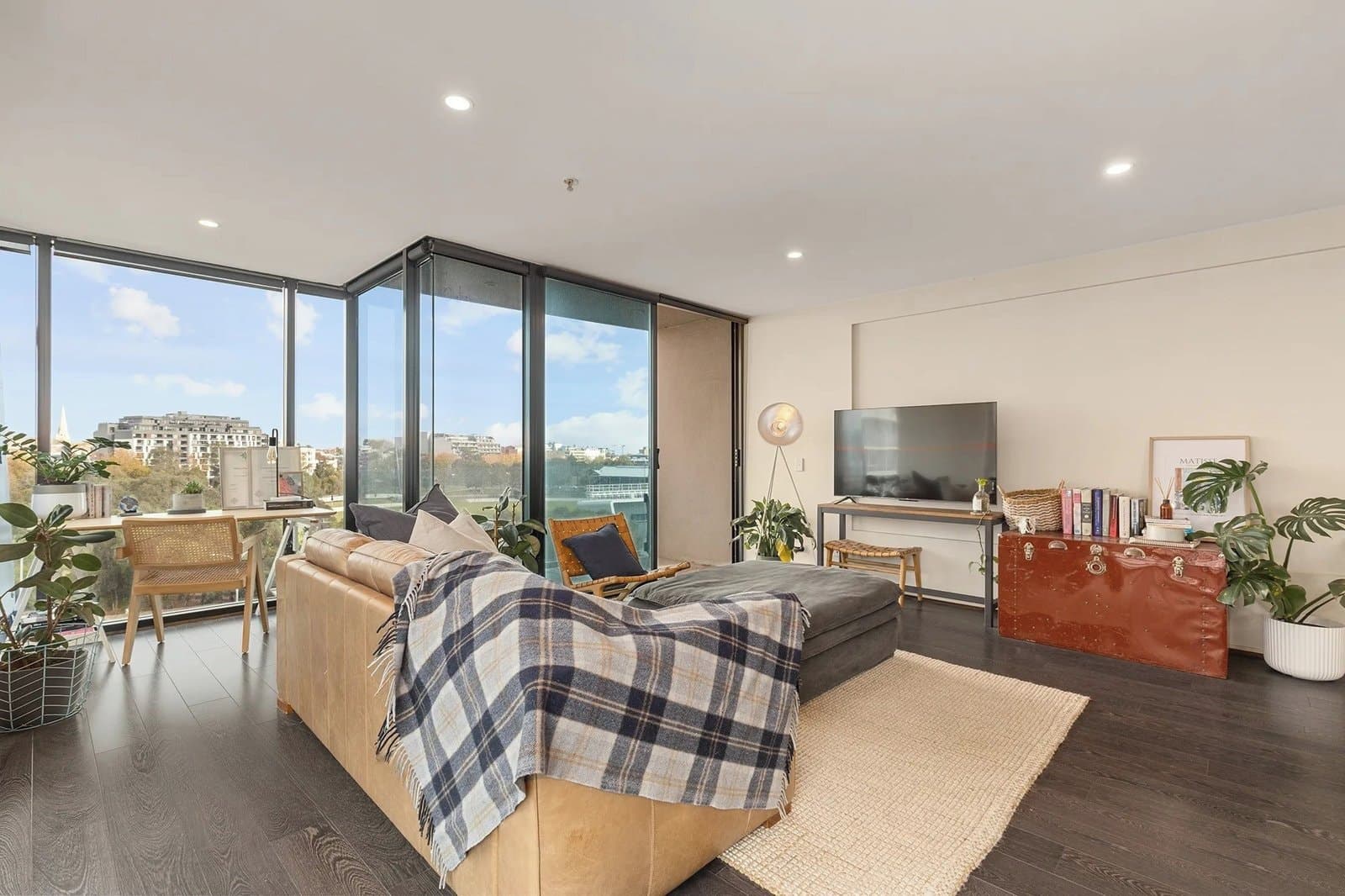 707/83 Queens Road, Melbourne, Melbourne - Thumbnail 3