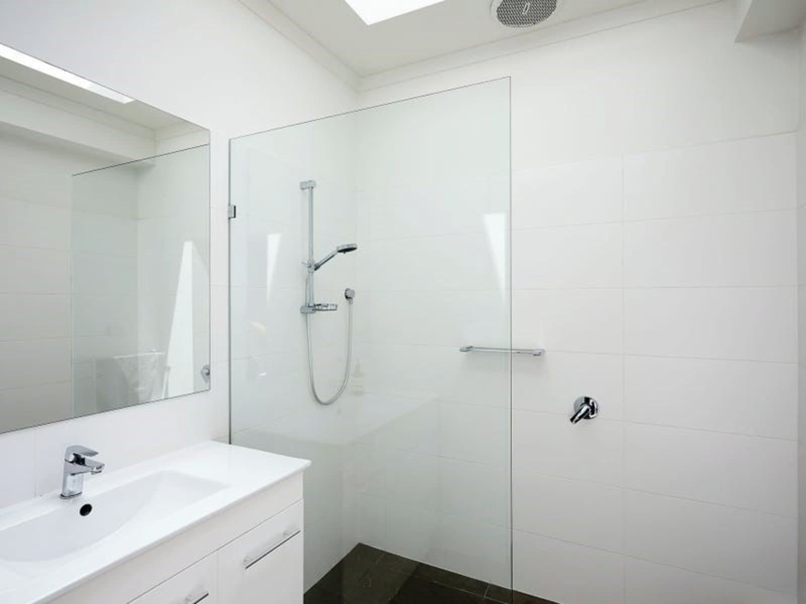 55 Crichton Avenue, Port Melbourne, Port Melbourne - Thumbnail 6