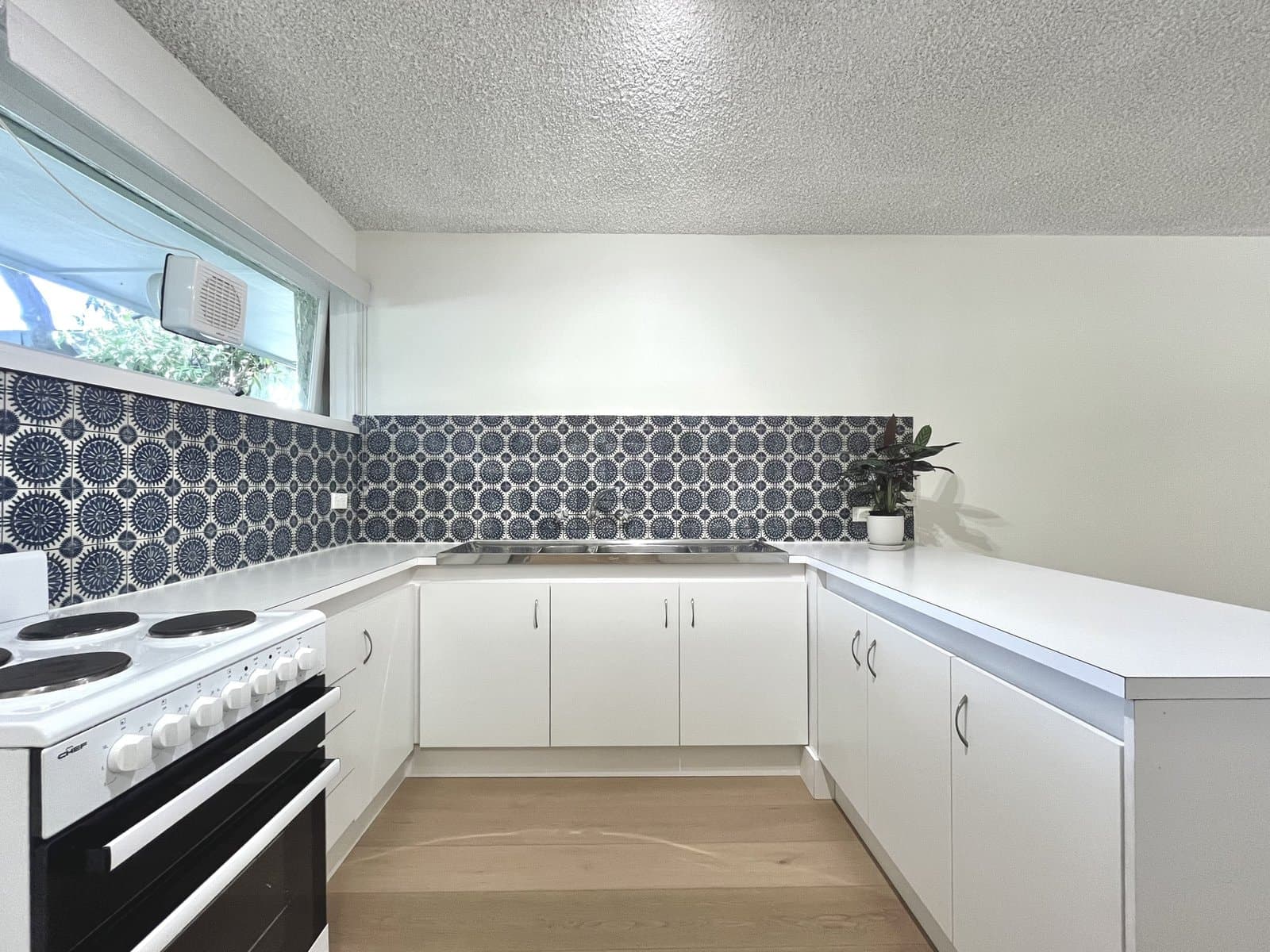 2/8-10 Summerhill Road, Glen Iris, Glen Iris - Thumbnail 4