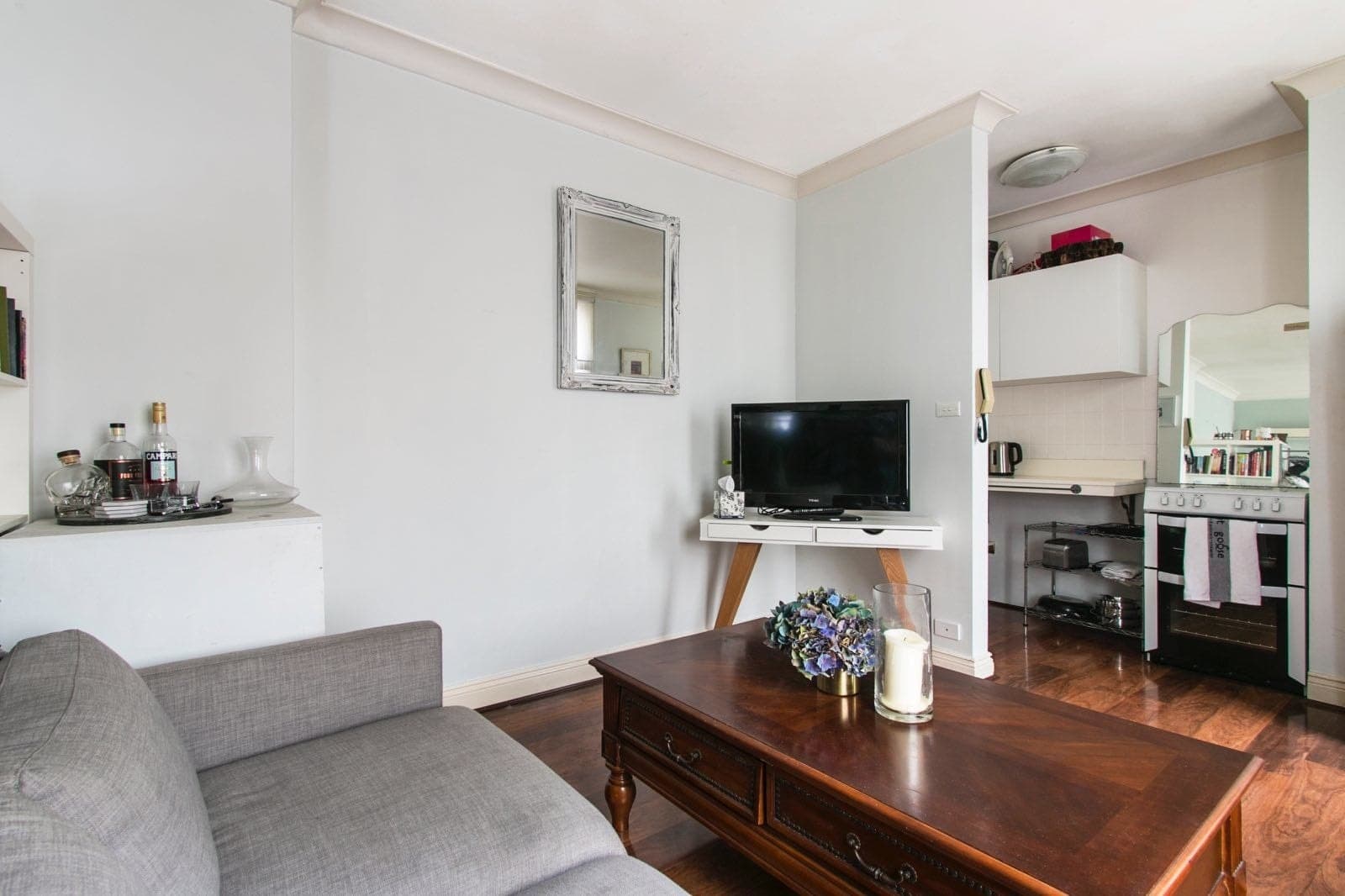 4/94 Cathedral Street, WOOLLOOMOOLOO, Woolloomooloo - Thumbnail 2