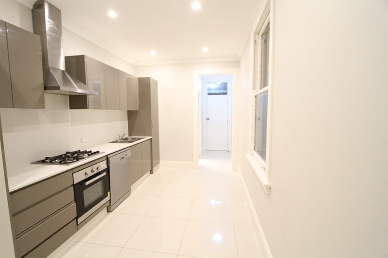 REDFERN, Redfern - Thumbnail 2