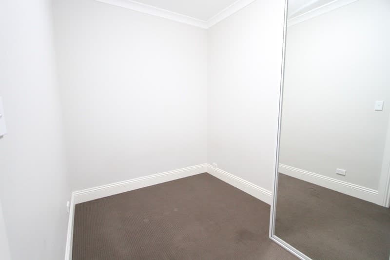 REDFERN, Redfern - Thumbnail 4