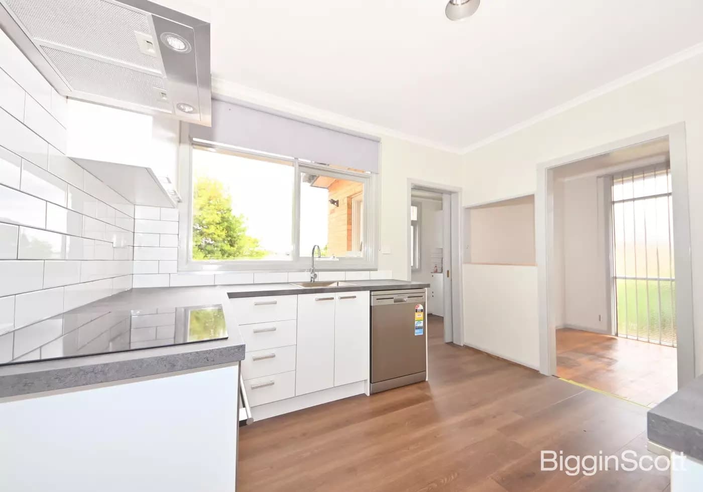 16 Wallabah Street, Mount Waverley, VIC, Mount Waverley - Thumbnail 2