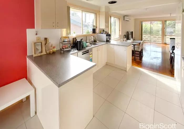 15 Canova Drive, Glen Waverley, VIC, Glen Waverley - Thumbnail 4