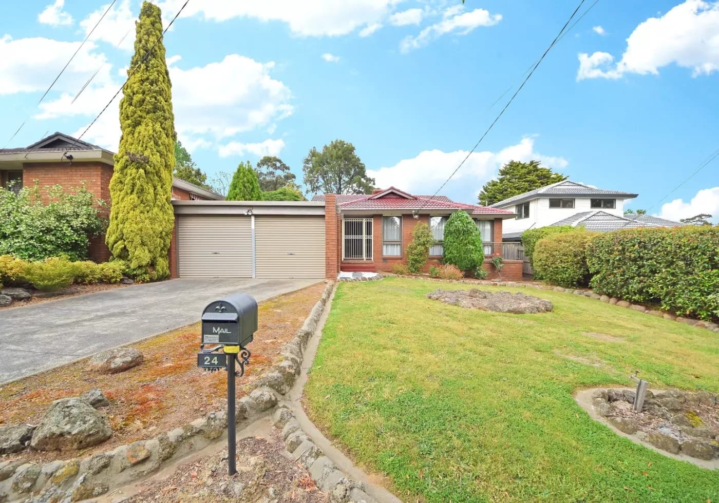 24 Radleigh Drive, Wheelers Hill, VIC, Wheelers Hill - Thumbnail 2
