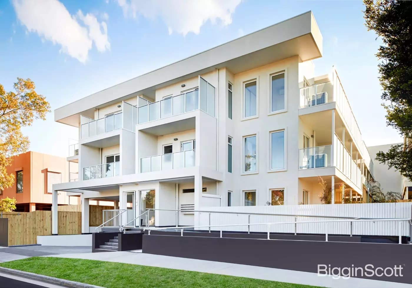 1/3 Dixon Street, Clayton North, VIC, Clayton North - Thumbnail 2