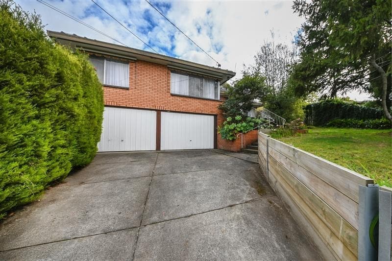 27 Fairway Avenue, Mount Waverley, VIC, Mount Waverley - Image 1