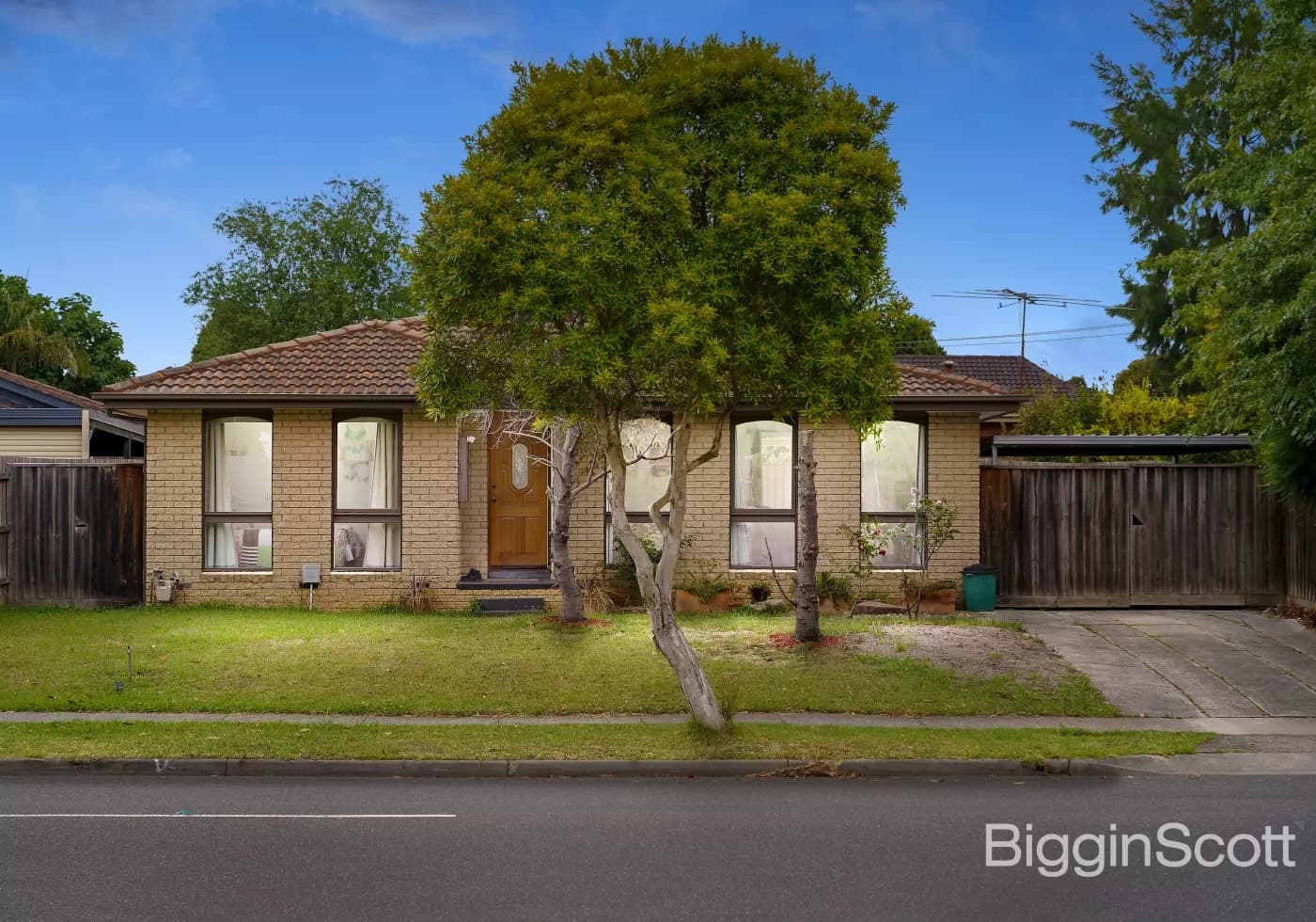 6 Wallace Road, Wantirna South, VIC, Wantirna South - Thumbnail 2