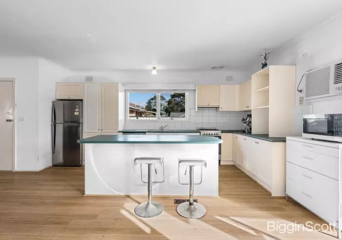 12 Springside Crescent, Keysborough, VIC, Keysborough - Thumbnail 4