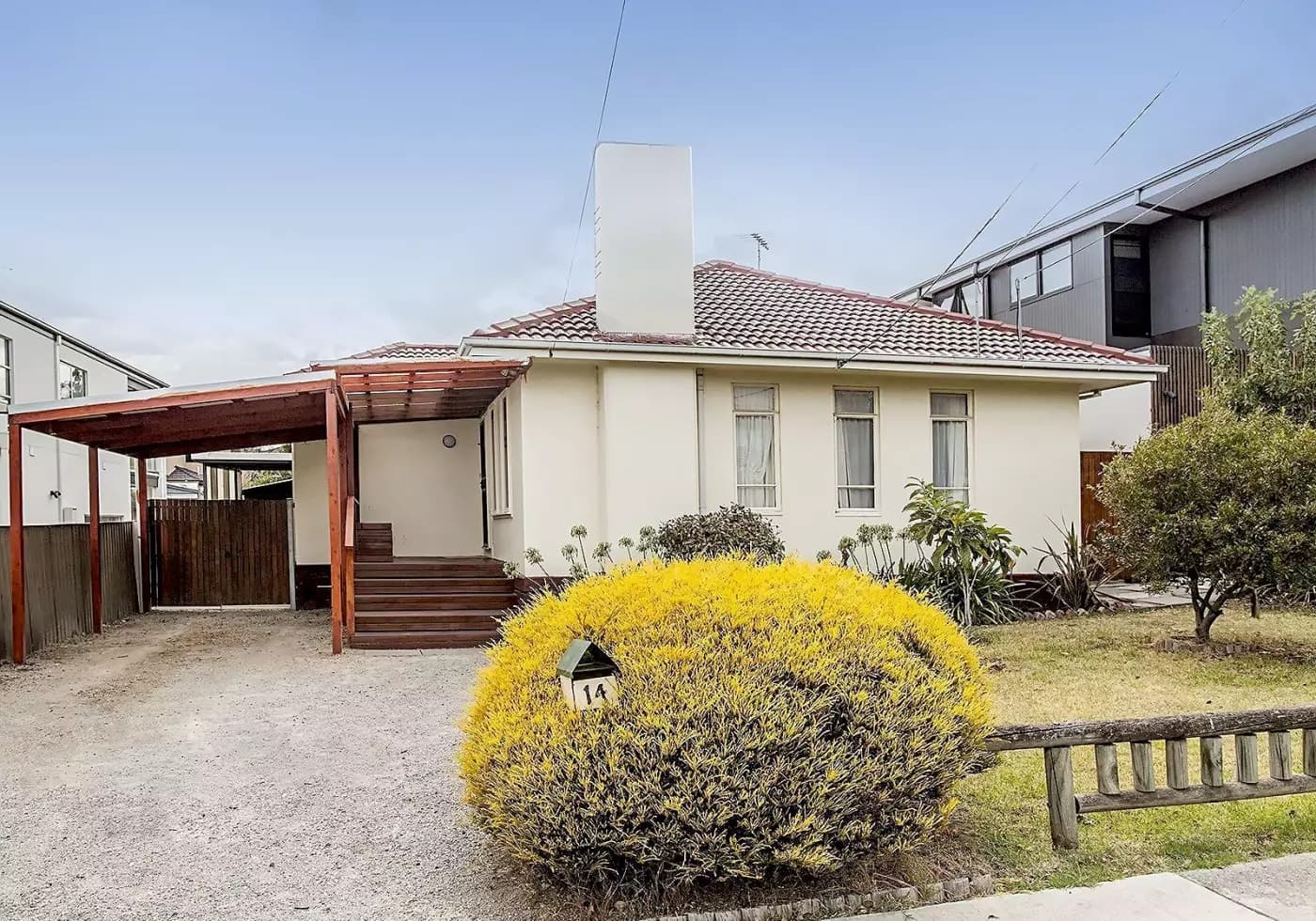 14 Jindabyne Avenue, Chadstone, VIC, Chadstone - Thumbnail 2