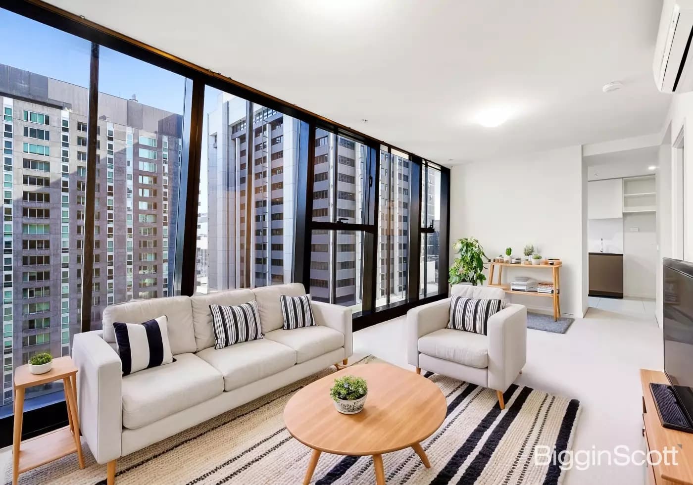 1711/568 Collins Street, Melbourne, VIC, Melbourne - Thumbnail 2