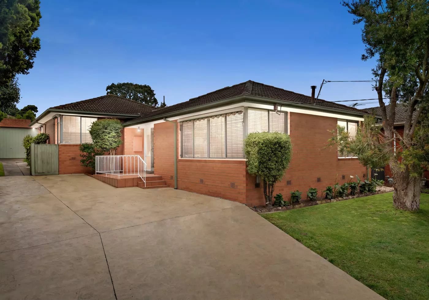 158 Brandon Park Drive, Wheelers Hill, VIC, Wheelers Hill - Thumbnail 2