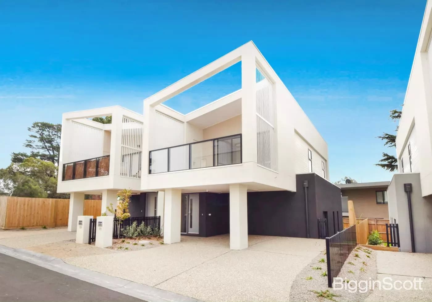 18 Oak Terrace, Wheelers Hill, VIC, Wheelers Hill - Thumbnail 2