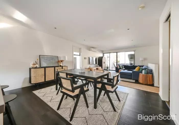 18 Oak Terrace, Wheelers Hill, VIC, Wheelers Hill - Thumbnail 3