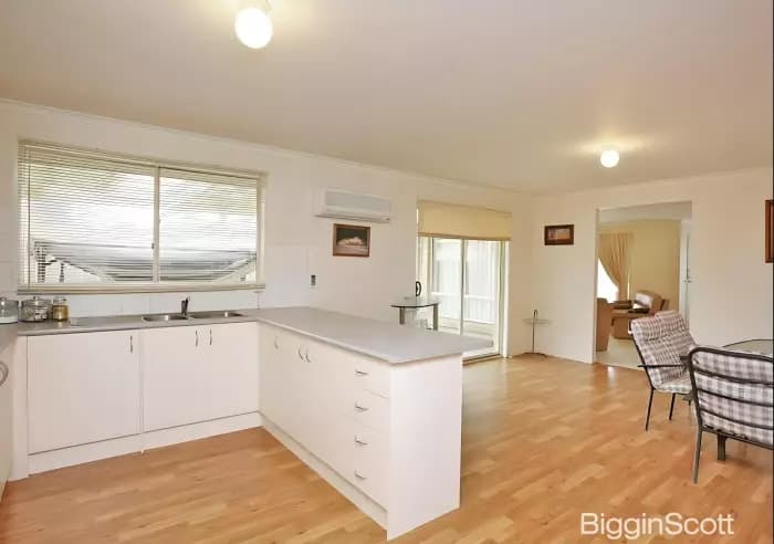 17 Osborn Grove, Pakenham, VIC, Pakenham - Thumbnail 3