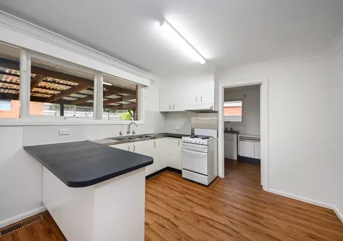 11 Willow Avenue, Glen Waverley, VIC, Glen Waverley - Thumbnail 3