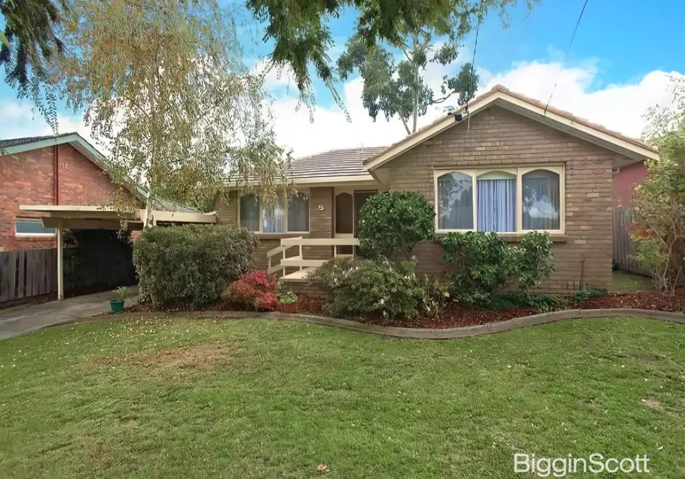 5 Crusader Crescent, Glen Waverley, VIC, Glen Waverley - Thumbnail 2