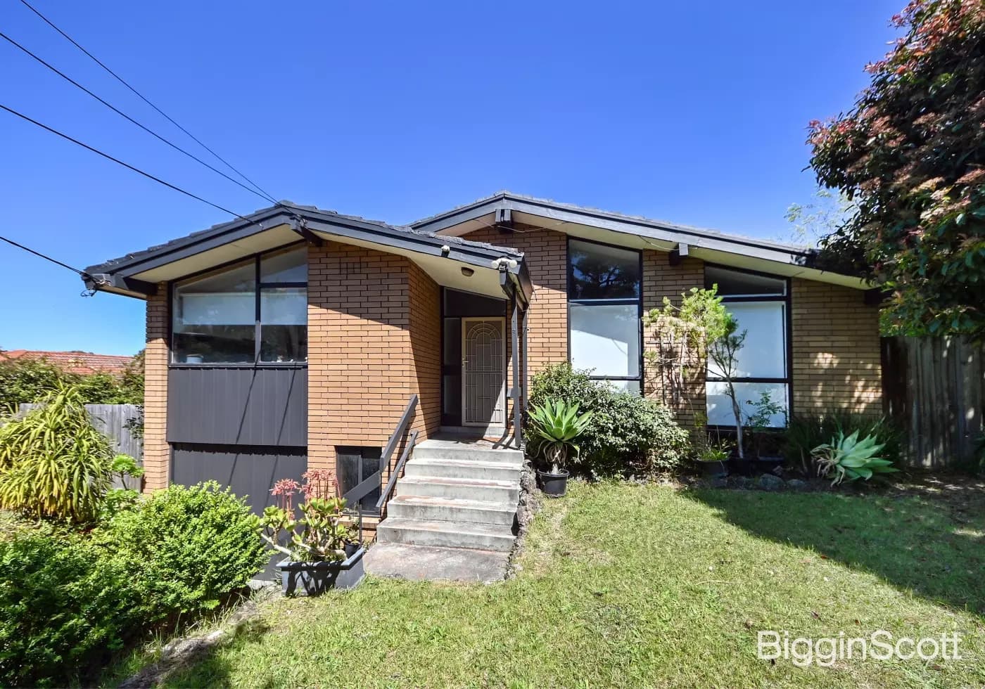 2 Greenham Crescent, Mount Waverley, VIC, Mount Waverley - Thumbnail 2