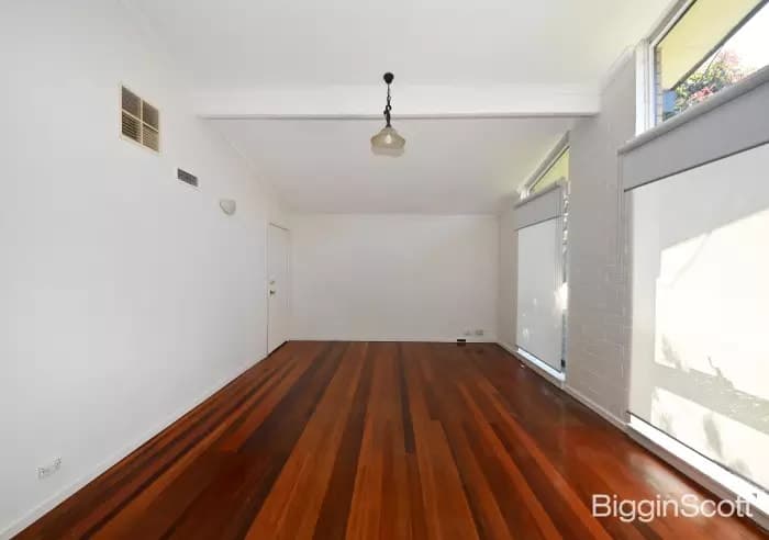 2 Greenham Crescent, Mount Waverley, VIC, Mount Waverley - Thumbnail 3