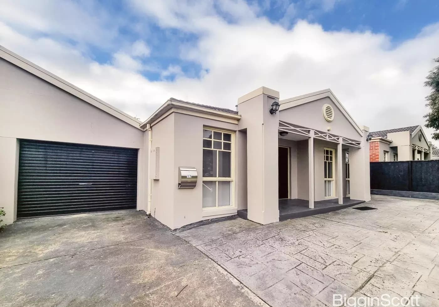 17 The Quadrangle, Glen Waverley, VIC, Glen Waverley - Thumbnail 2