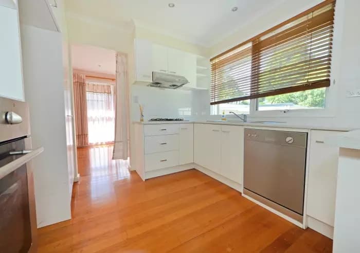 14 Nicholas Avenue, Glen Waverley, VIC, Glen Waverley - Thumbnail 4