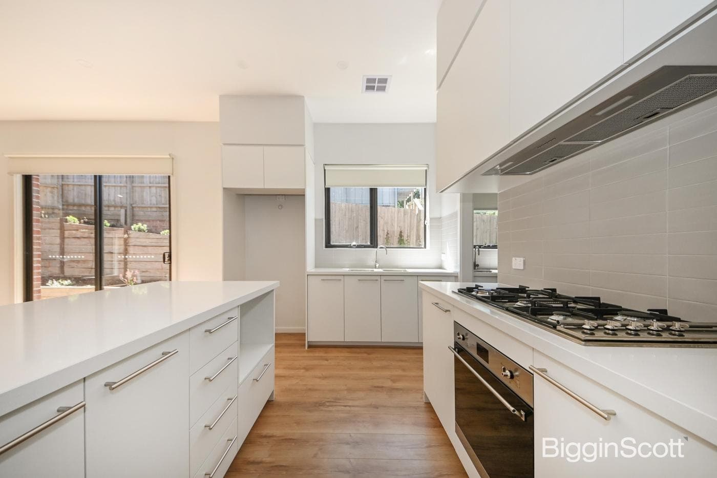 2/190 Huntingdale Road, Mount Waverley, VIC, Mount Waverley - Image 1