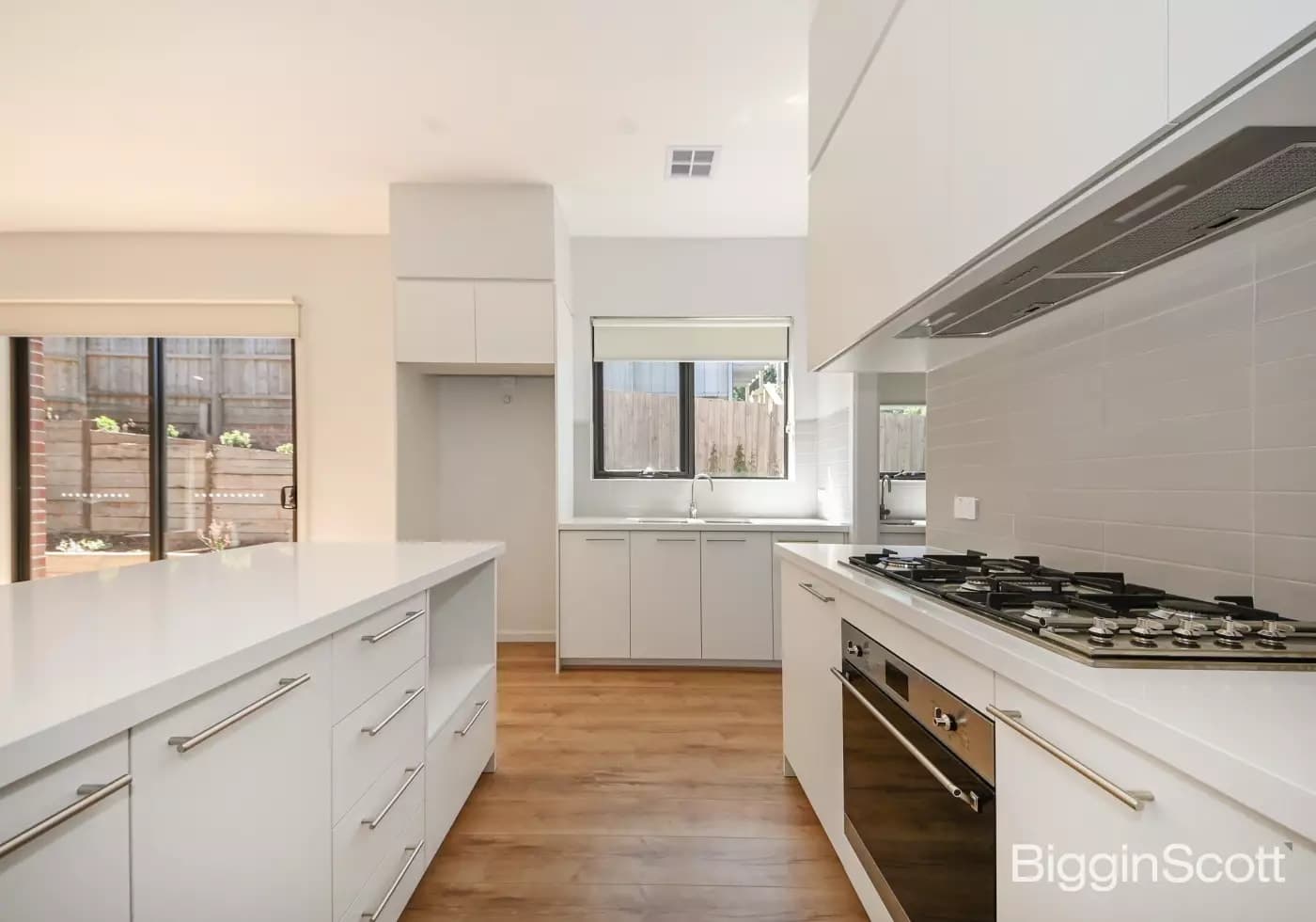 2/190 Huntingdale Road, Mount Waverley, VIC, Mount Waverley - Thumbnail 2