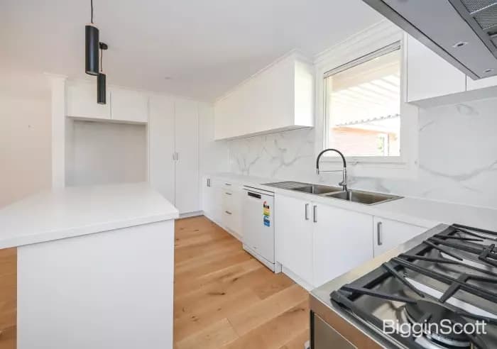 12 Longbourne Avenue, Notting Hill, VIC, Notting Hill - Thumbnail 5