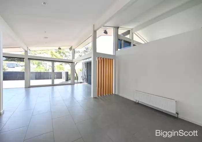 26 Caithness Crescent, Glen Waverley, VIC, Glen Waverley - Thumbnail 3