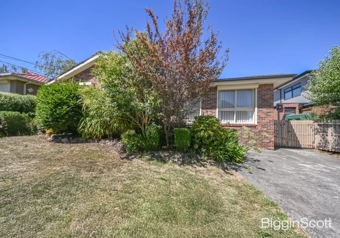 18 Camelot Drive, Glen Waverley, VIC, Glen Waverley - Thumbnail 2