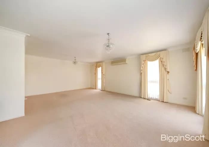 18 Camelot Drive, Glen Waverley, VIC, Glen Waverley - Thumbnail 3
