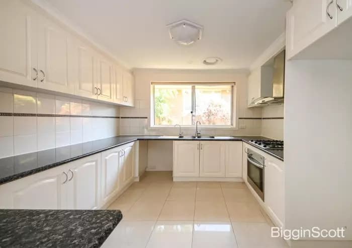 18 Camelot Drive, Glen Waverley, VIC, Glen Waverley - Thumbnail 4