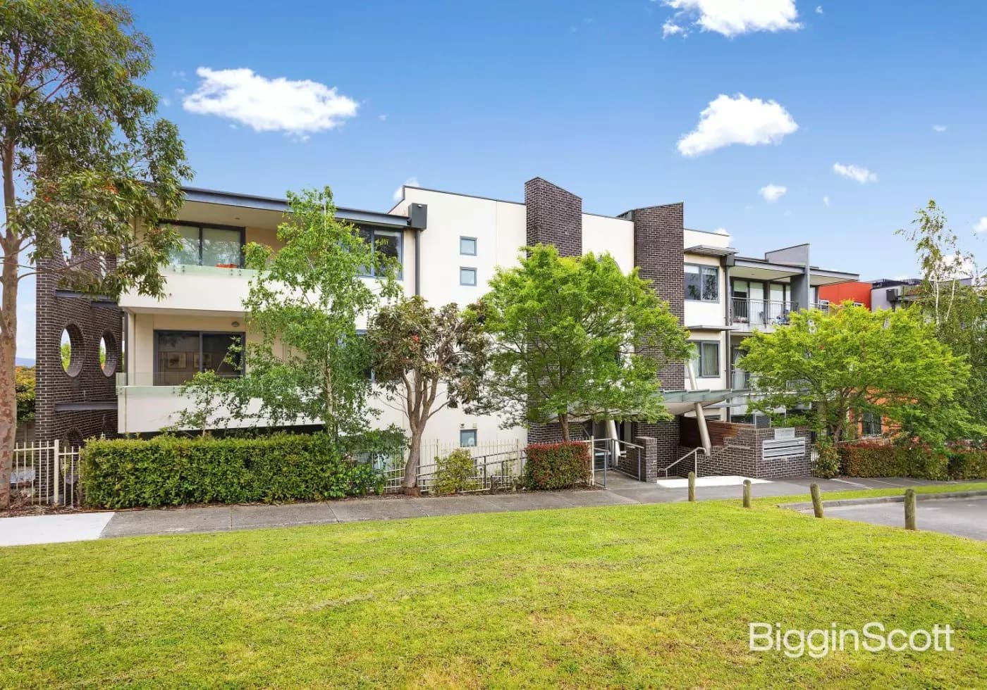 2/2-4 Blair Road, Glen Waverley, VIC, Glen Waverley - Thumbnail 2
