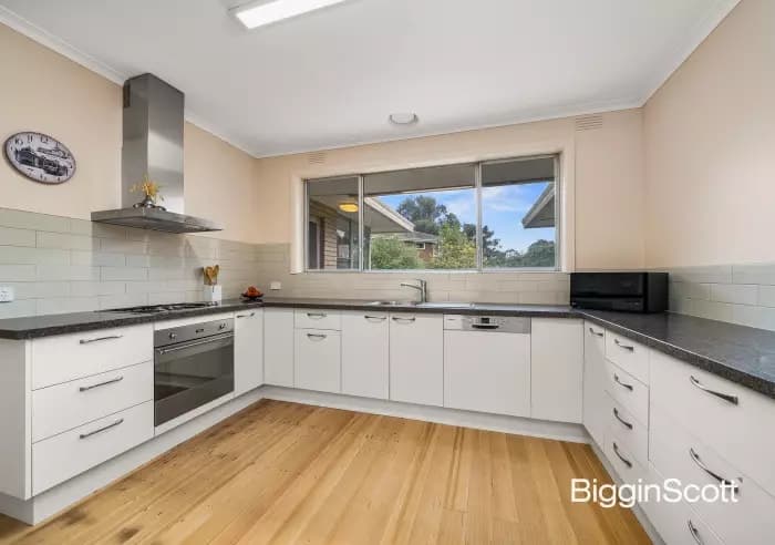 3 Wedge Court, Glen Waverley, VIC, Glen Waverley - Thumbnail 3