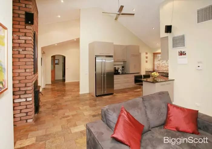 2 Marykirk Drive, Wheelers Hill, VIC, Wheelers Hill - Thumbnail 3