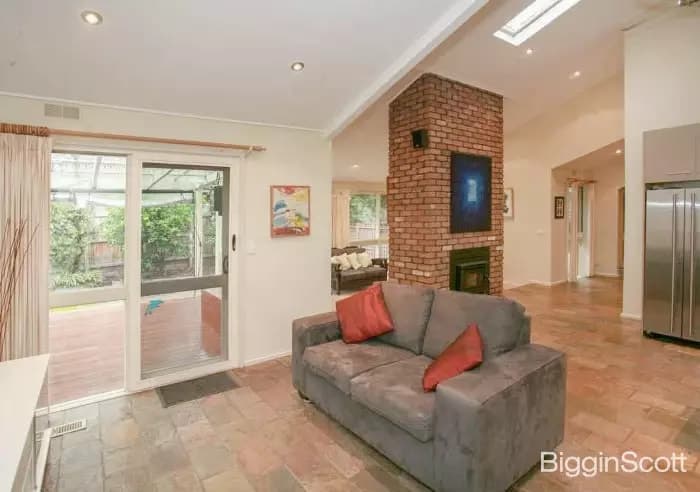 2 Marykirk Drive, Wheelers Hill, VIC, Wheelers Hill - Thumbnail 4