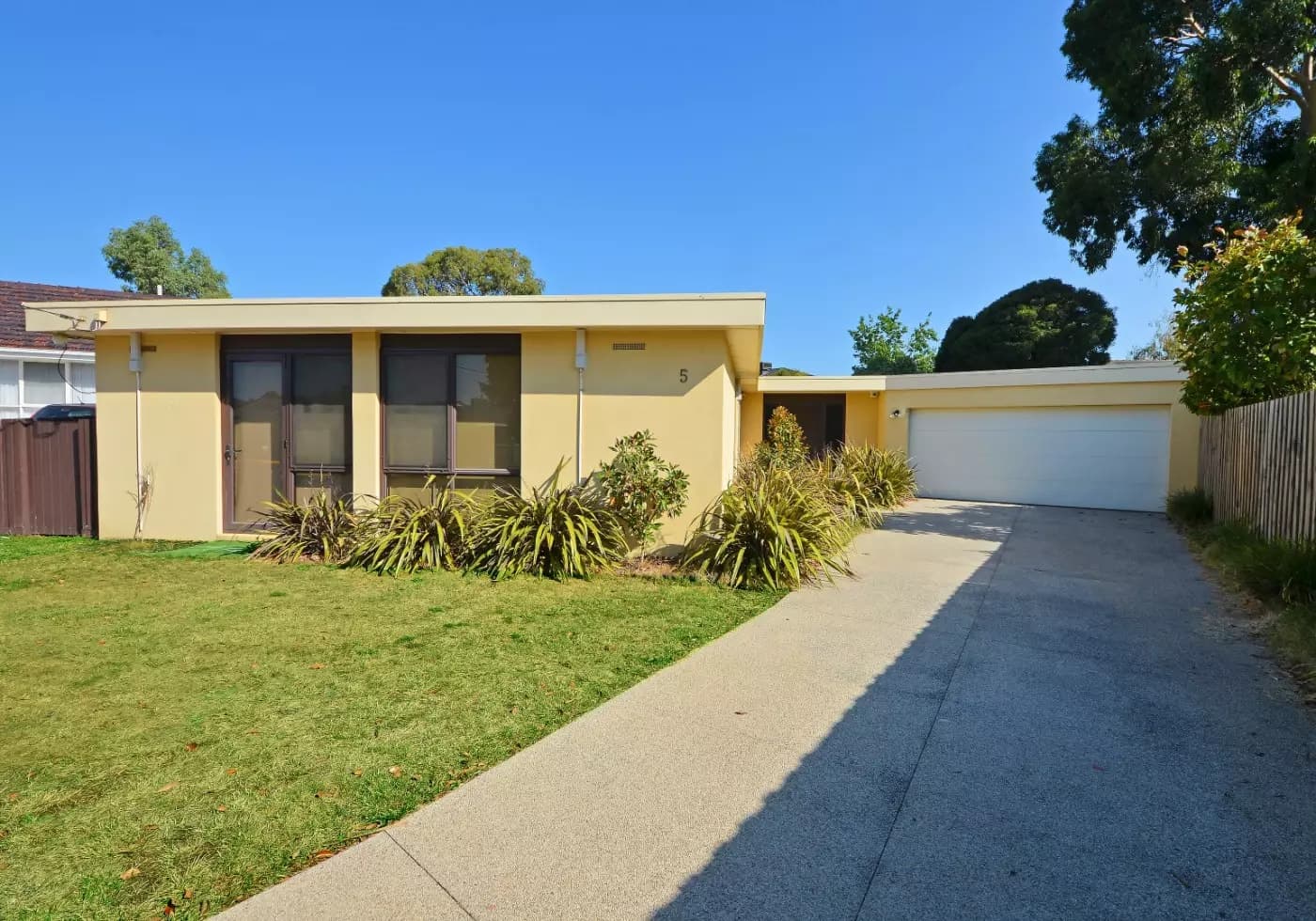 5 Coral Court, Glen Waverley, VIC, Glen Waverley - Thumbnail 2