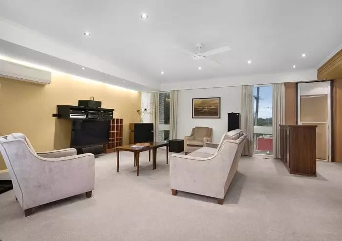 1 Kingswood Avenue, Mount Waverley, VIC, Mount Waverley - Thumbnail 3