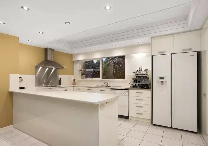 1 Kingswood Avenue, Mount Waverley, VIC, Mount Waverley - Thumbnail 4
