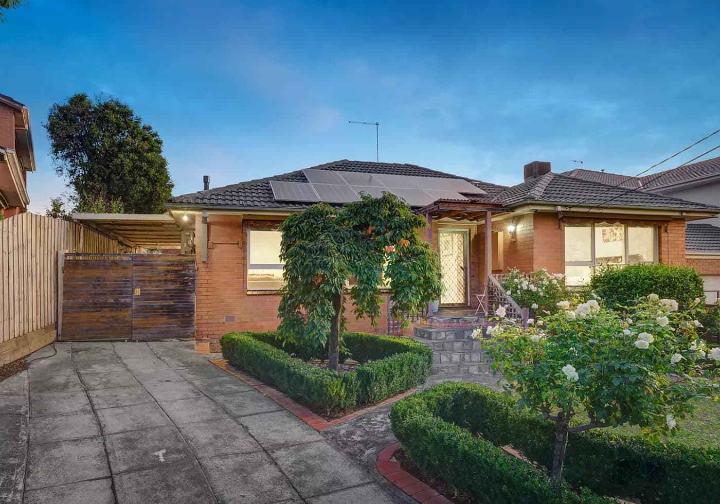 34 Rochdale Drive, Burwood East, VIC, Burwood East - Thumbnail 2