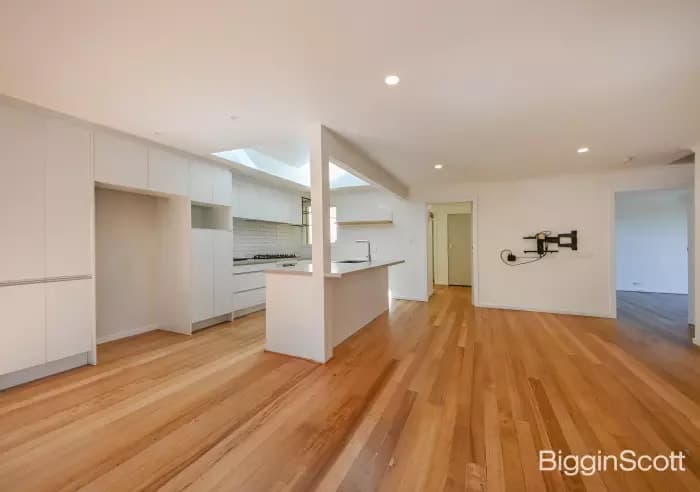 1/23 Warrigal Road, Surrey Hills, VIC, Surrey Hills - Thumbnail 4