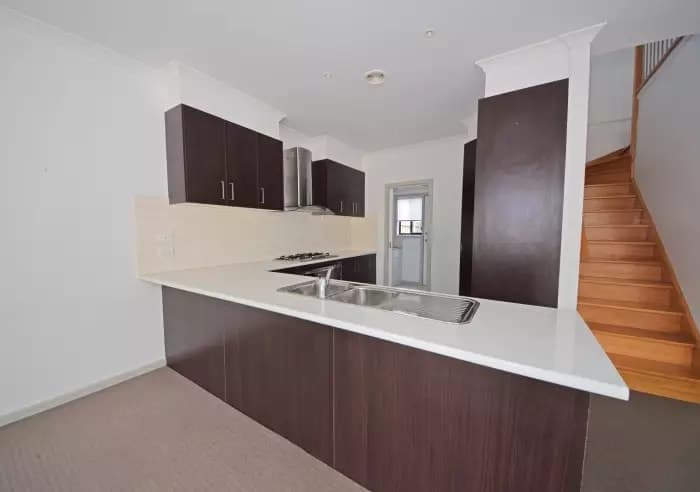 1/18 Hunter Street, Glen Waverley, VIC, Glen Waverley - Thumbnail 3